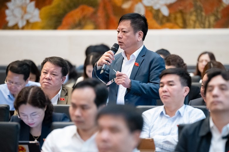 Đại biểu Quốc hội đề nghị không áp thuế tiêu thụ đặc biệt với xăng, máy điều hòa